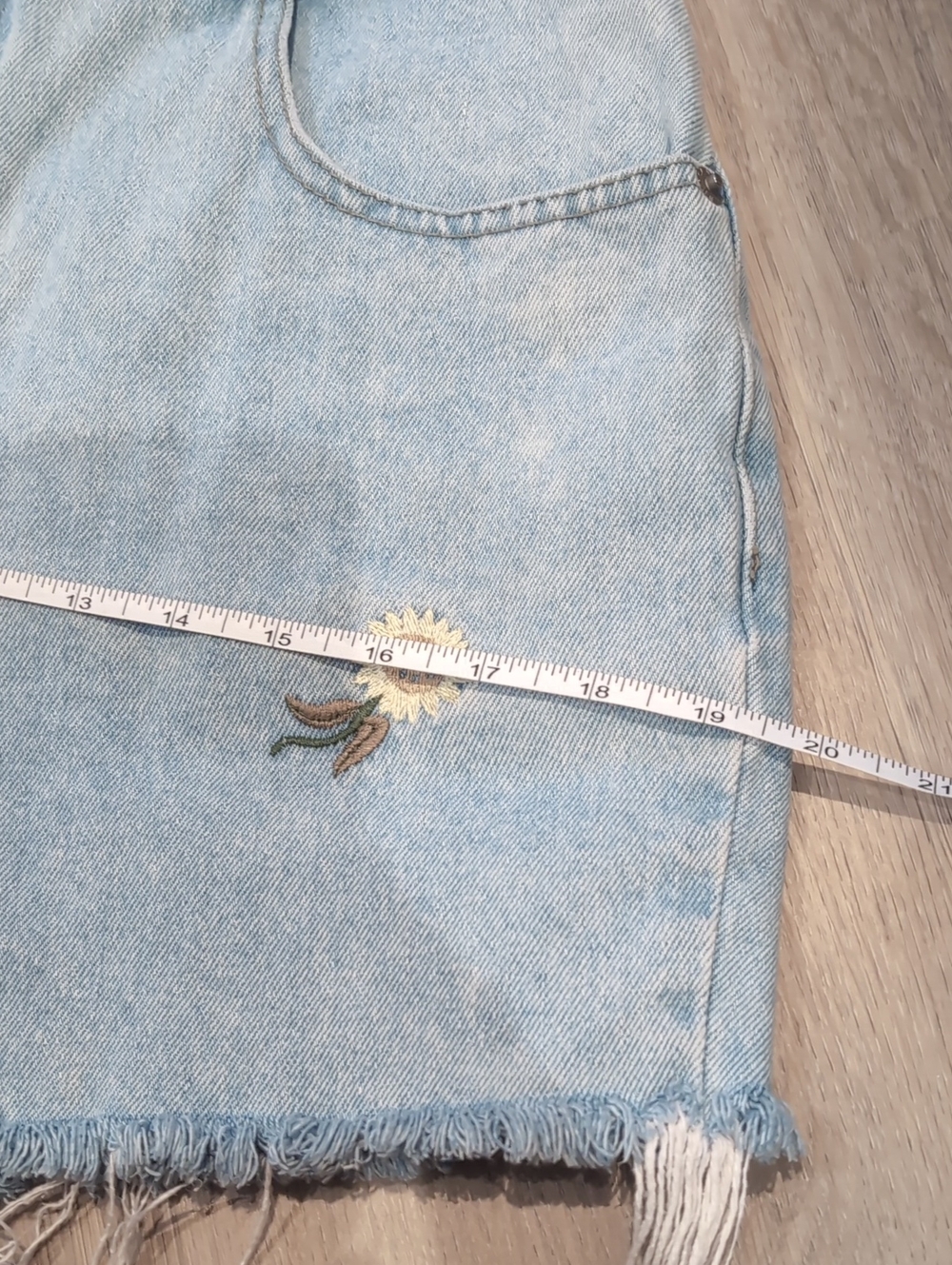 Vintage Nevada Jean Shorts Light Blue Embroidered Flowers Cottage Core 1990s - Picture 8 of 10